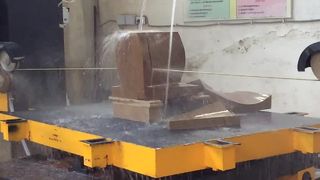 ग्रेनाइट मार्बल ब्लॉक काटने और आकार देने के लिए स्वचालित 5 एक्सिस सीएनसी डायमंड वायर सॉ मशीन