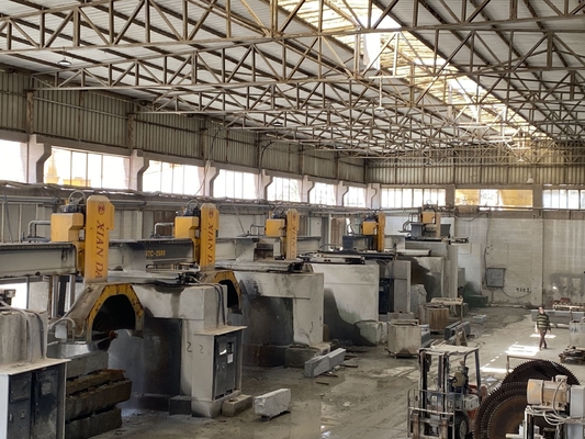 उच्च परिशुद्धता ब्लॉक ब्रिज काटने की मशीन 15m3/H पानी की खपत और सुरक्षा प्रणाली के लिए