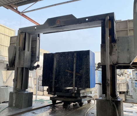 1300*2500mm ट्रॉली स्टोन मशीन ब्लॉक डिवाइडिंग और 4m3/H पानी की खपत के लिए