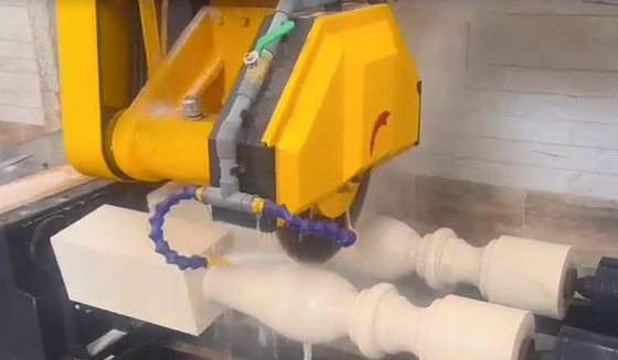 उच्च दक्षता सीएनसी दो पीसी Kingpost के लिए Baluster काटने की मशीन, सड़क अवरोध