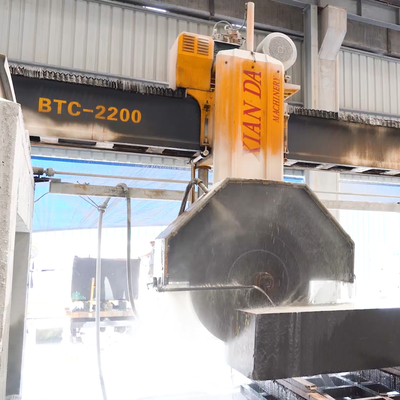 अधिकतम ब्लेड व्यास 2500mm/2800mm सटीक और पत्थर प्रसंस्करण के लिए ब्रिज देखा काटने की मशीन