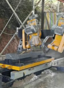 ग्रेनाइट और मार्बल के लिए सीएनसी ट्विन ब्लेड स्टोन आर्क चैम्फरिंग मशीन 45° उच्च परिशुद्धता