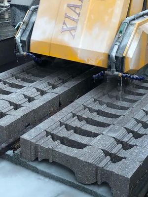 3 अक्षीय रैखिक सीएनसी कटिंग मशीन, 220V पावर, 15kw मुख्य मोटर और ग्रेनाइट रेलिंग के लिए 21.5kw सकल शक्ति