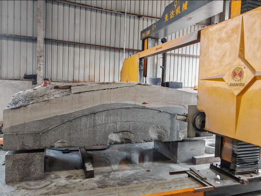 गैन्ट्री मूवेबल हेवी ड्यूटी डायमंड वायर सॉ मशीन 3500*3500*2200 मिमी मैक्स प्रोसेसिंग साइज और उच्च परिशुद्धता पत्थर काटने के लिए सीएनसी/पीएलसी नियंत्रण के साथ