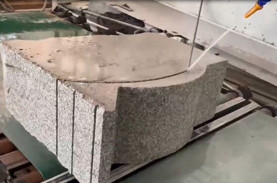 घुमावदार कर्बस्टोन के लिए वर्टिकल सीएनसी वायर आरी मशीन