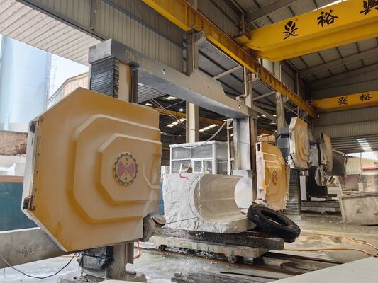 4-अक्ष सीएनसी डायमंड वायर सॉ मशीन 360° सर्वो-रोटरी टेबल, 16-सतह स्लाइडवे और 28 रोलिंग-व्हील लिफ्ट के साथ