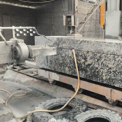 शीयांडा नई सीएनसी हीरा तार देखा मशीन इंजन मोटर गियर के साथ सीई प्रमाणित 380V/50Hz 11KW 6000kg पत्थर काटने के लिए