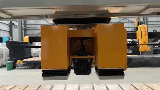 600 मिमी सॉ ब्लेड के साथ 4-एक्सिस इंटेलिजेंट ब्रिज स्टोन कटिंग मशीन, ग्रेनाइट मार्बल स्लैब प्रोसेसिंग के लिए हाई-एंड सीएनसी सिस्टम