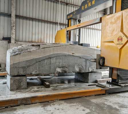 बड़े पत्थर के ब्लॉक काटने के लिए गैन्ट्री मूवेबल सीएनसी पीएलसी वायर सॉ मशीन