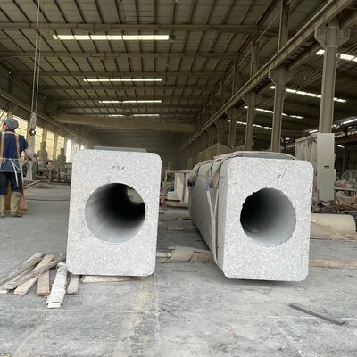 वर्टिकल सीएनसी डायमंड वायर सॉ मशीन 360° ए-अक्ष घूर्णन और 2300 मिमी पत्थर प्रोफाइलिंग के लिए स्थायी चुंबक मुख्य मोटर के साथ